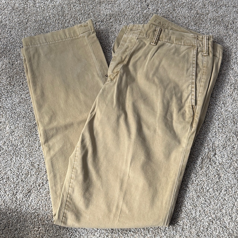 Men’s American Eagle Original Straight Khaki Pants